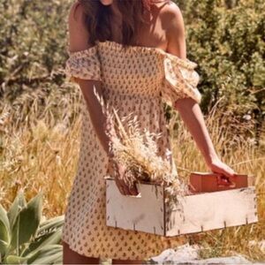 Sezane Off-Shoulder Jeanne Tulip Cream Mini Dress 36